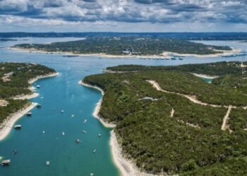 Top 5 Things to Know Before Renting a Boat on Lake Travis