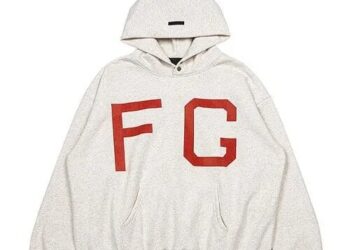 Essentials Clothing: Men and Women Fashion