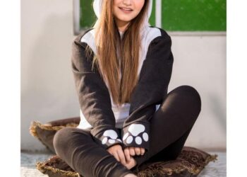 Inside the Fabric: Quality and Craftsmanship of Stussy Sweaters