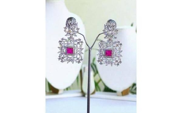 Medium Size Earrings Online: The Perfect Balance of Elegance and Comfort