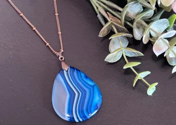 Why Agate Pendants Are a Must-Have for Healing and Fashion