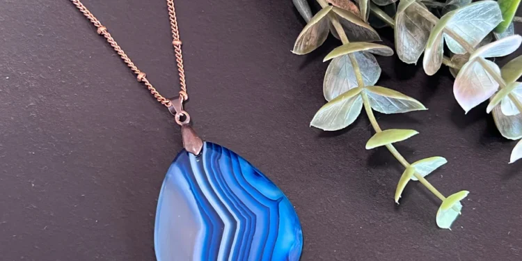 Why Agate Pendants Are a Must-Have for Healing and Fashion