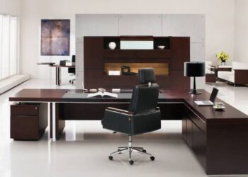 Transform Your Workspace with the Right Executive Table