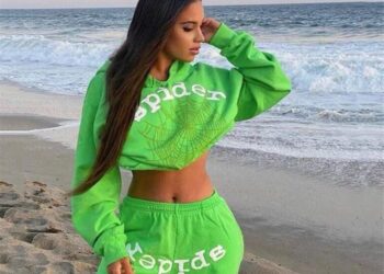 The Stylish Hoodie: A Fashion Staple Redefining Modern Style