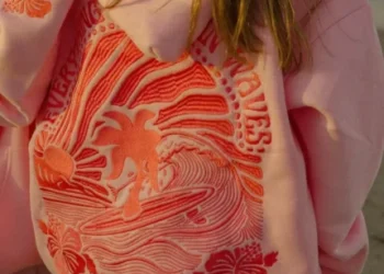 Pink Palm Puff: A Blend of Style, Comfort, and Personality