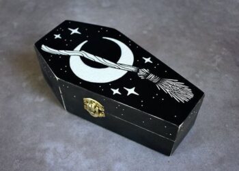 Custom Coffin Boxes