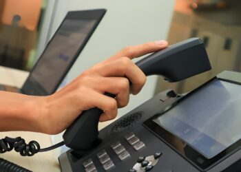 hosted voip business phone system